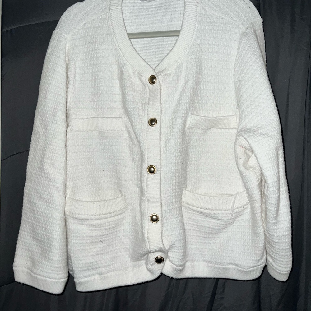Elegant White Cardigan Sweater - Picture 5 of 8